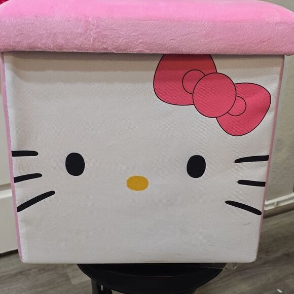 Hello Kitty Collapsible Storage Ottoman - Picture 12 of 16